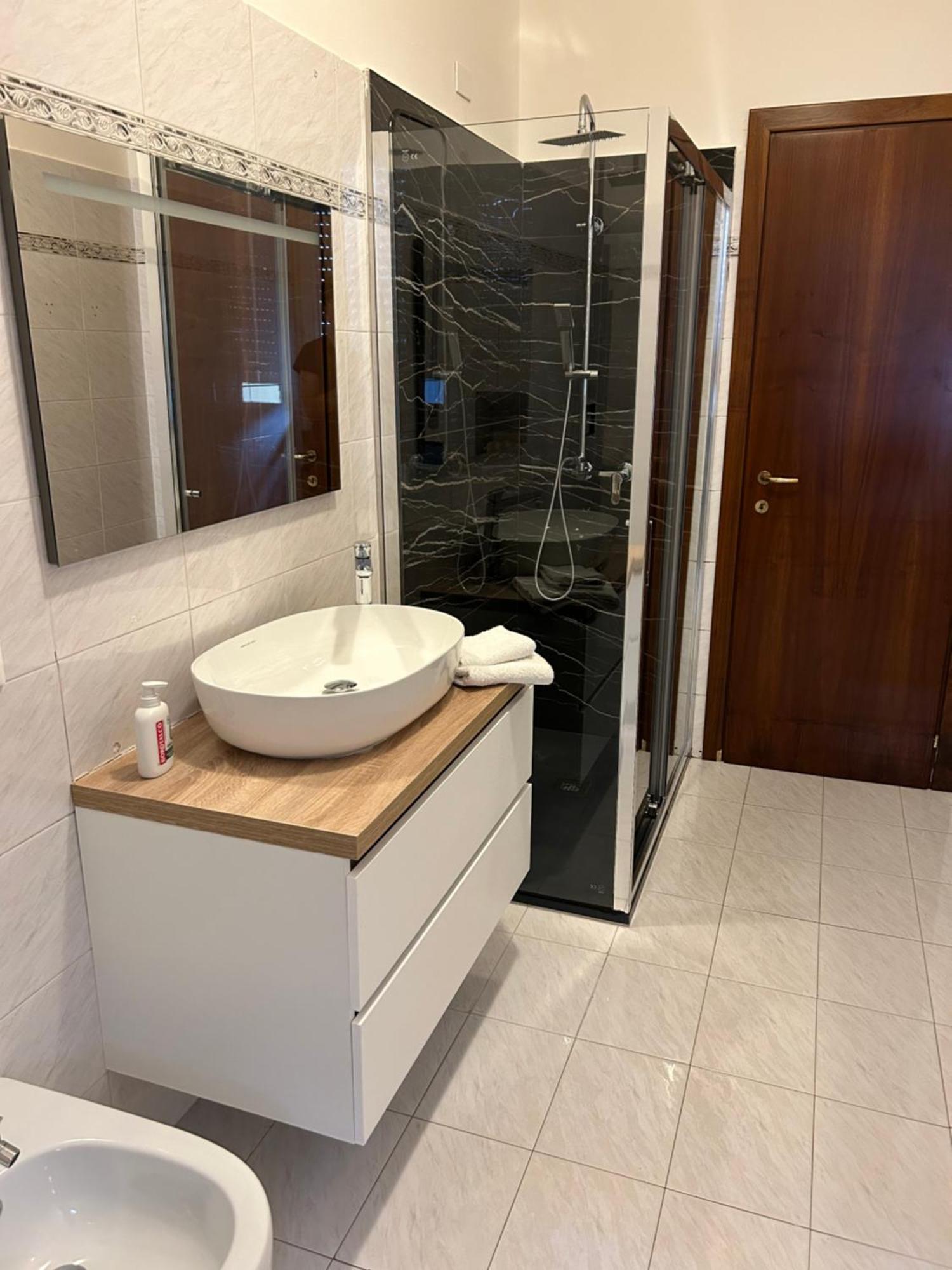 Bed Station -Self Check In- Bed & Breakfast Bergamo Exterior photo